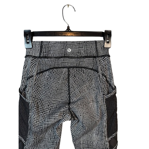 Lululemon Wild And Free Tight Fall Net White Black / Black, Size 2/4 - Picture 9 of 11